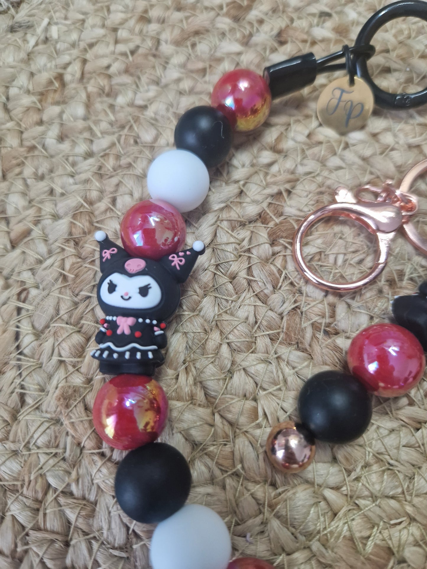 Sanrios Kuromi Perlenkette mit Schlüsselanhänger HU20 bis 60cm
