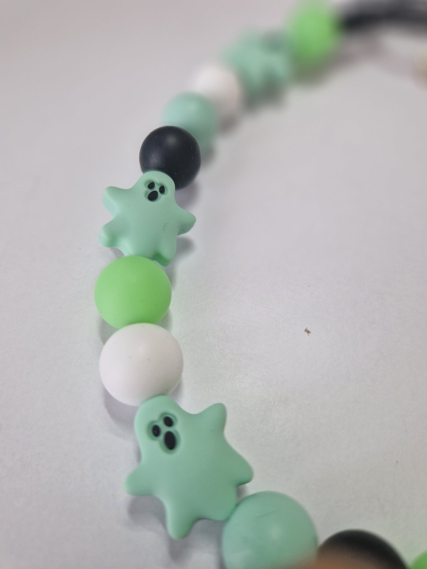 Halloween 🎃 Glow in the Dark Gespenster Silikonperlenkette HU20 bis 60cm
